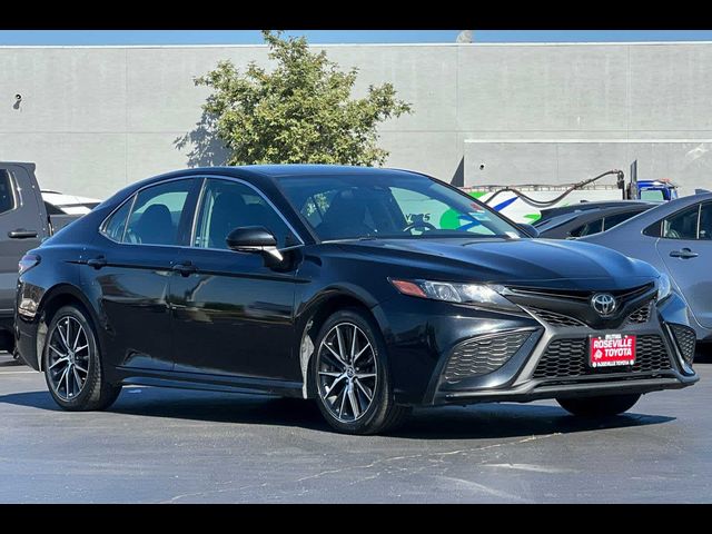 2022 Toyota Camry SE