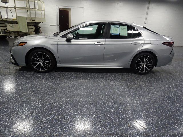 2022 Toyota Camry SE