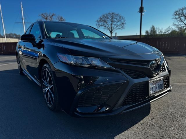 2022 Toyota Camry SE