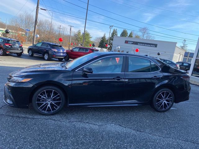 2022 Toyota Camry SE