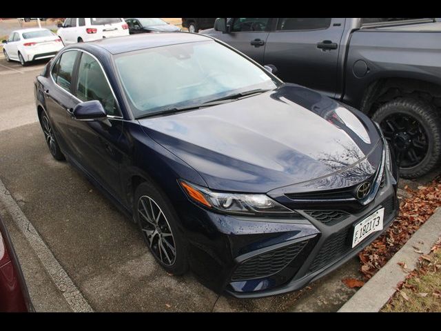 2022 Toyota Camry SE