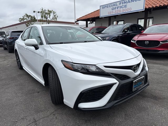 2022 Toyota Camry SE