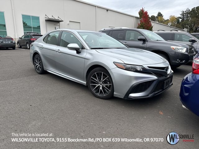 2022 Toyota Camry SE