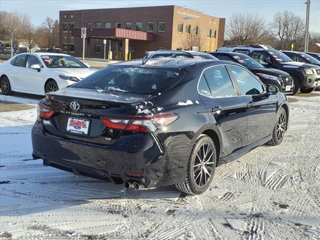 2022 Toyota Camry SE