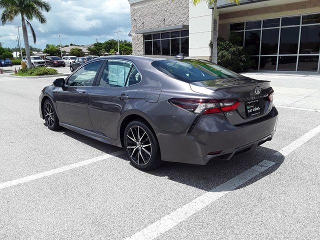 2022 Toyota Camry SE