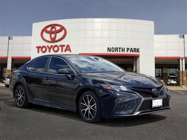 2022 Toyota Camry SE