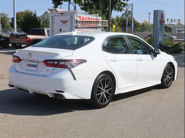 2022 Toyota Camry SE