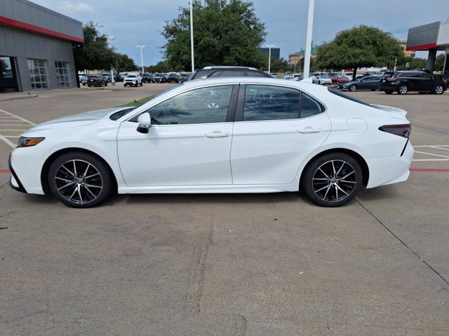 2022 Toyota Camry SE