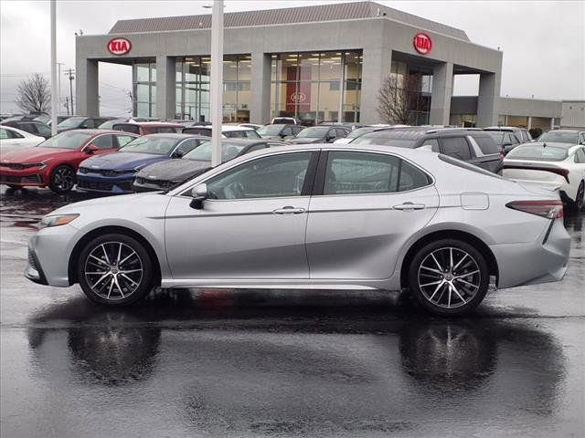 2022 Toyota Camry SE