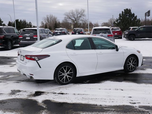 2022 Toyota Camry SE