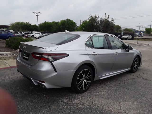 2022 Toyota Camry SE