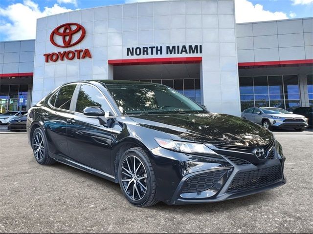 2022 Toyota Camry SE