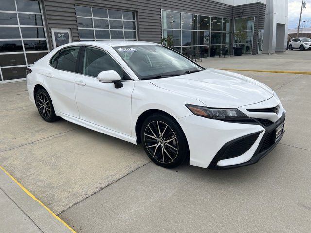 2022 Toyota Camry SE Nightshade