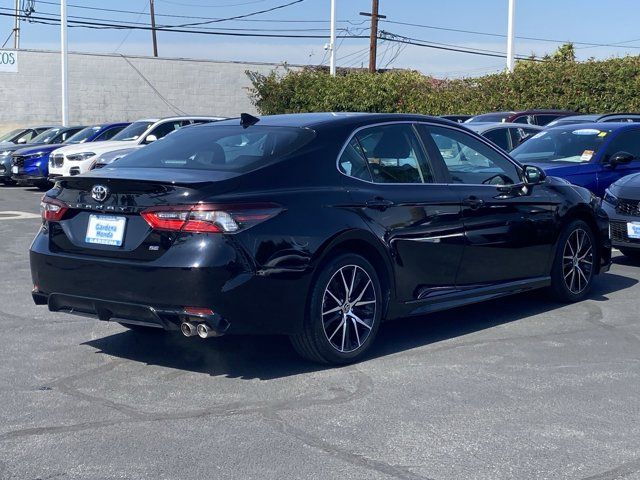 2022 Toyota Camry SE