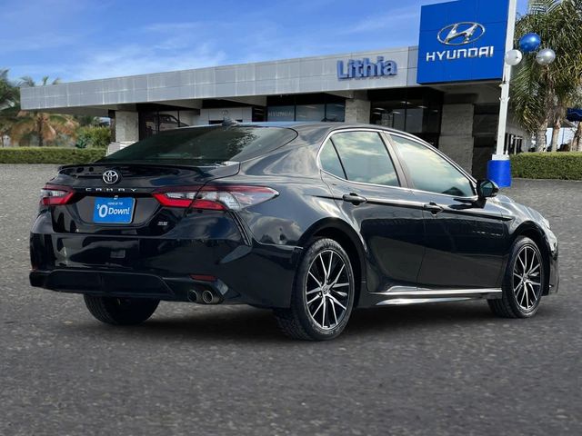 2022 Toyota Camry SE