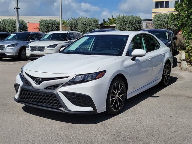 2022 Toyota Camry SE