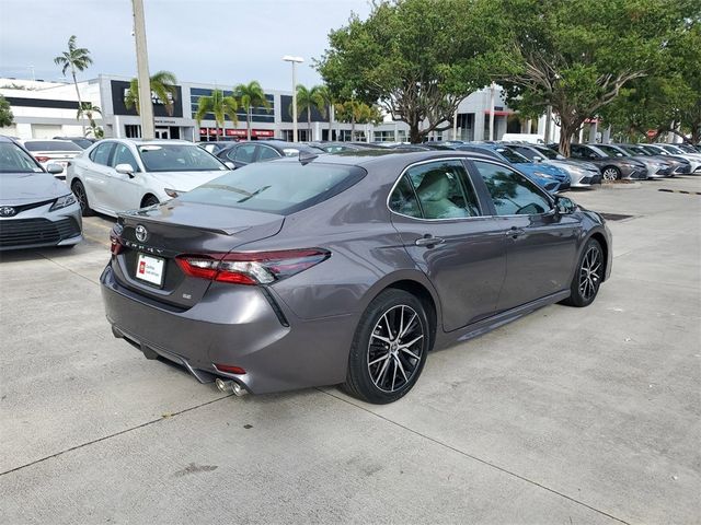 2022 Toyota Camry SE