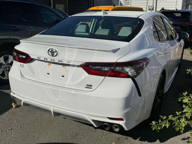 2022 Toyota Camry SE