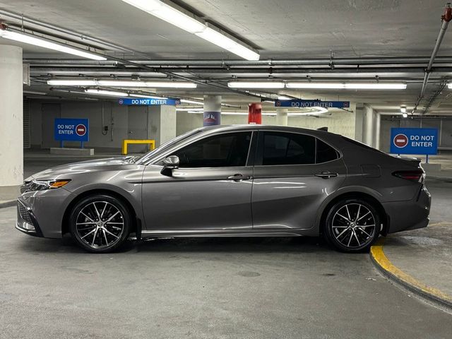 2022 Toyota Camry SE