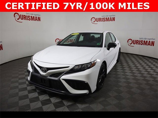 2022 Toyota Camry SE