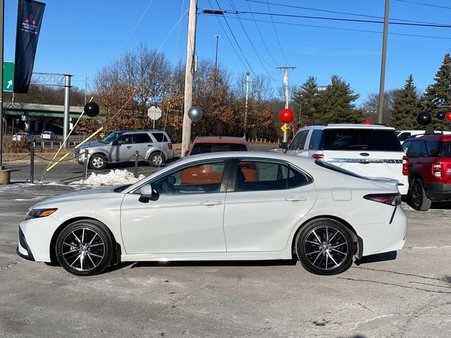 2022 Toyota Camry SE