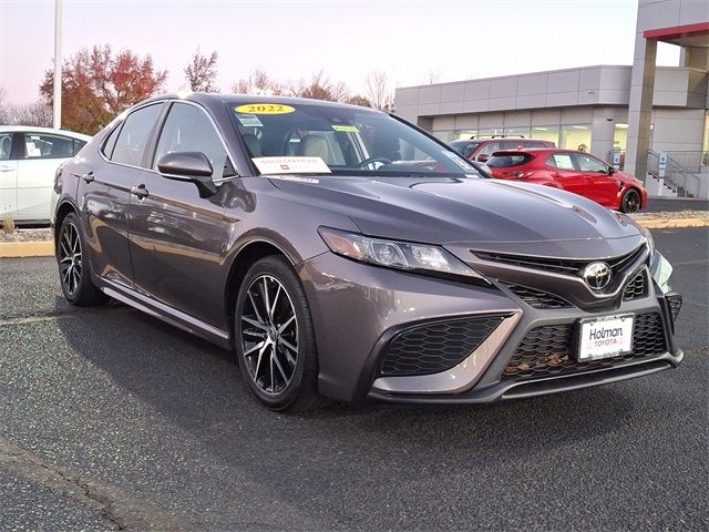 2022 Toyota Camry SE