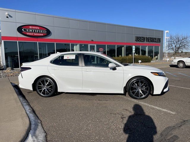 2022 Toyota Camry SE