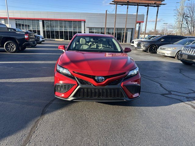 2022 Toyota Camry Hybrid SE