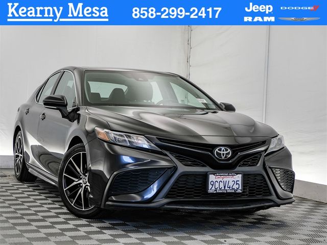 2022 Toyota Camry SE