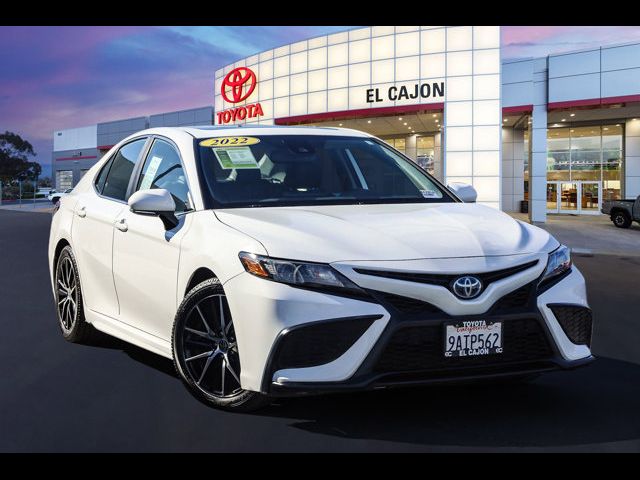 2022 Toyota Camry Hybrid SE