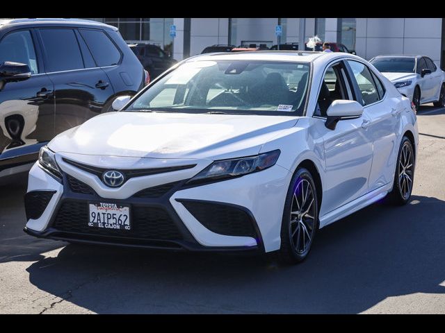 2022 Toyota Camry Hybrid SE