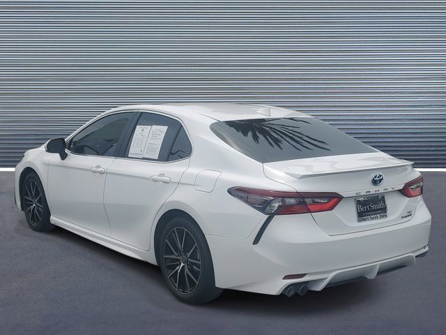 2022 Toyota Camry Hybrid SE