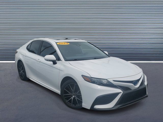 2022 Toyota Camry Hybrid SE