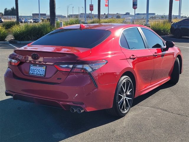 2022 Toyota Camry SE