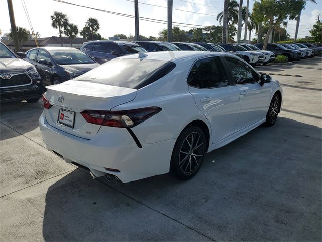 2022 Toyota Camry SE