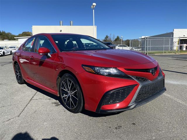 2022 Toyota Camry SE