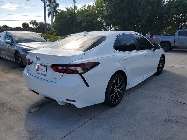 2022 Toyota Camry SE