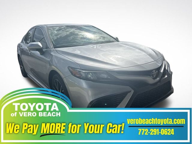 2022 Toyota Camry SE