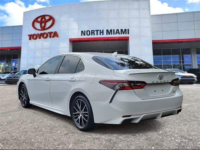 2022 Toyota Camry SE