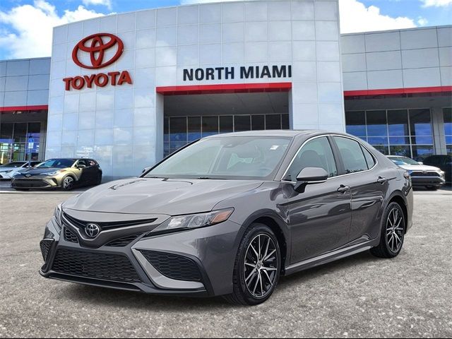 2022 Toyota Camry SE