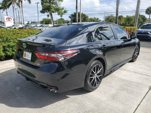 2022 Toyota Camry SE