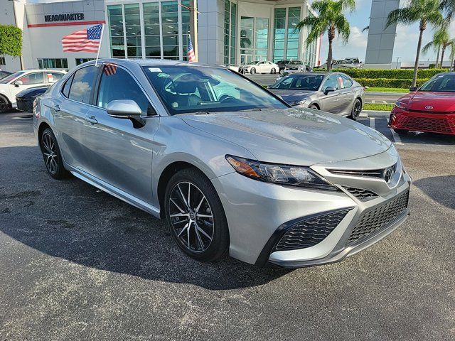 2022 Toyota Camry SE