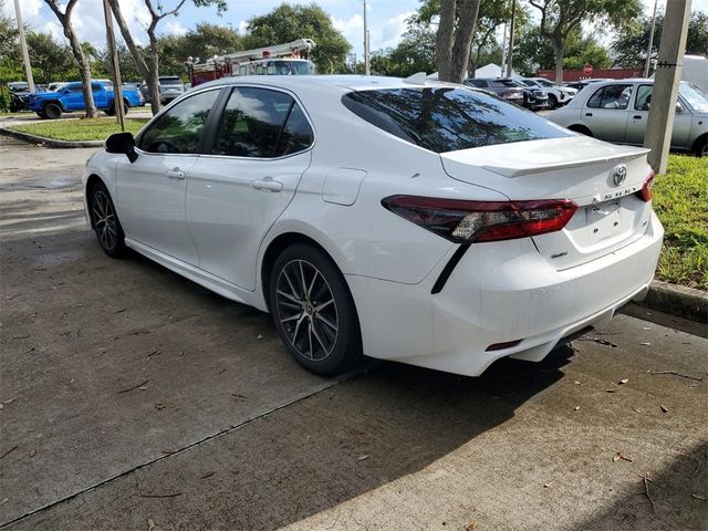 2022 Toyota Camry SE