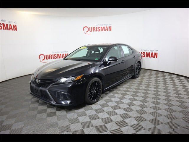 2022 Toyota Camry SE Nightshade