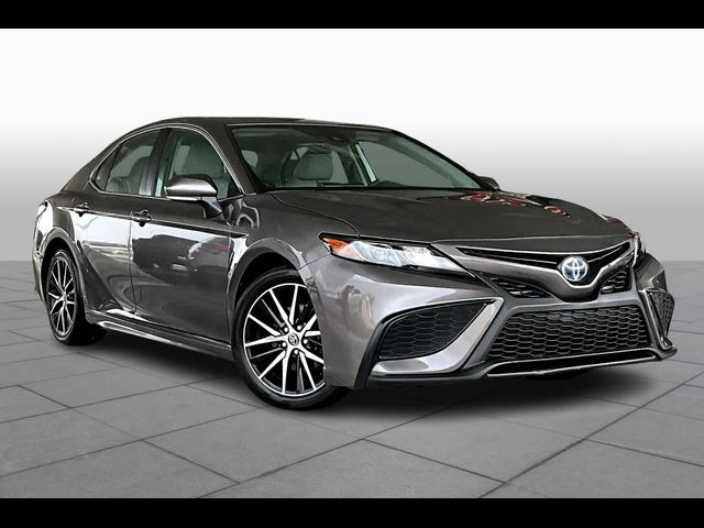 2022 Toyota Camry Hybrid SE