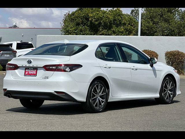 2022 Toyota Camry Hybrid XLE