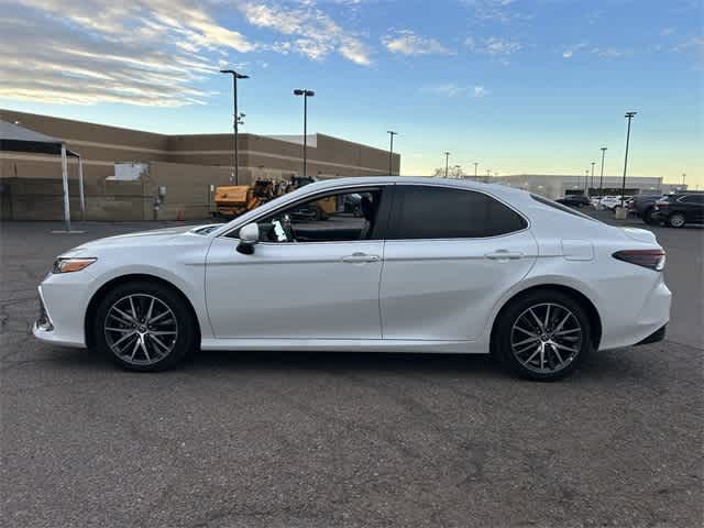 2022 Toyota Camry Hybrid XLE