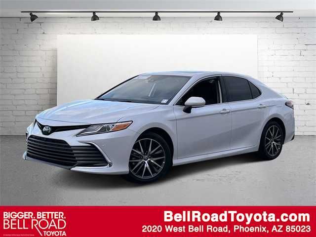 2022 Toyota Camry Hybrid XLE