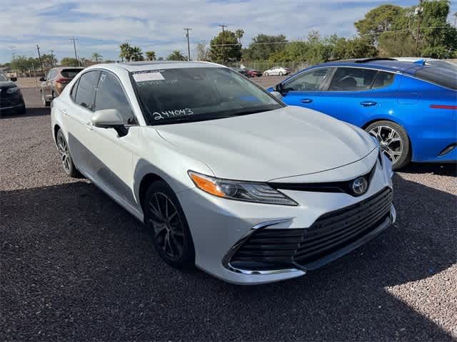 2022 Toyota Camry Hybrid XLE