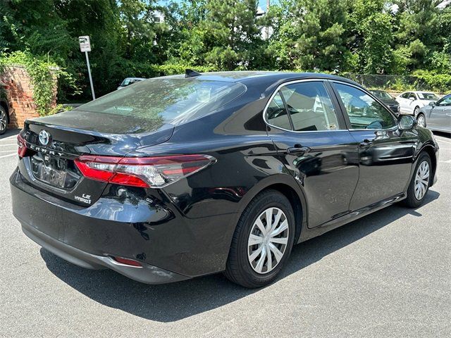 2022 Toyota Camry Hybrid LE